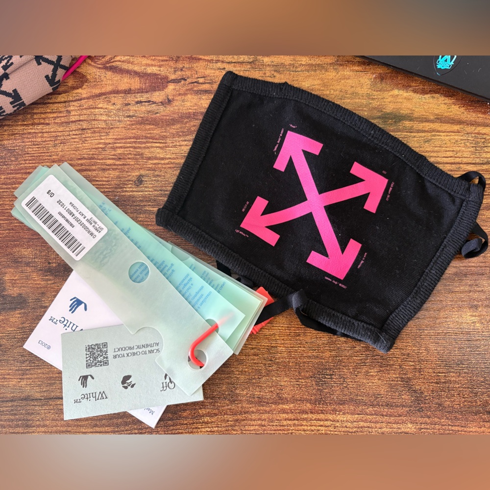Off-White Arrow Mask Black Fuchsia Face Mask